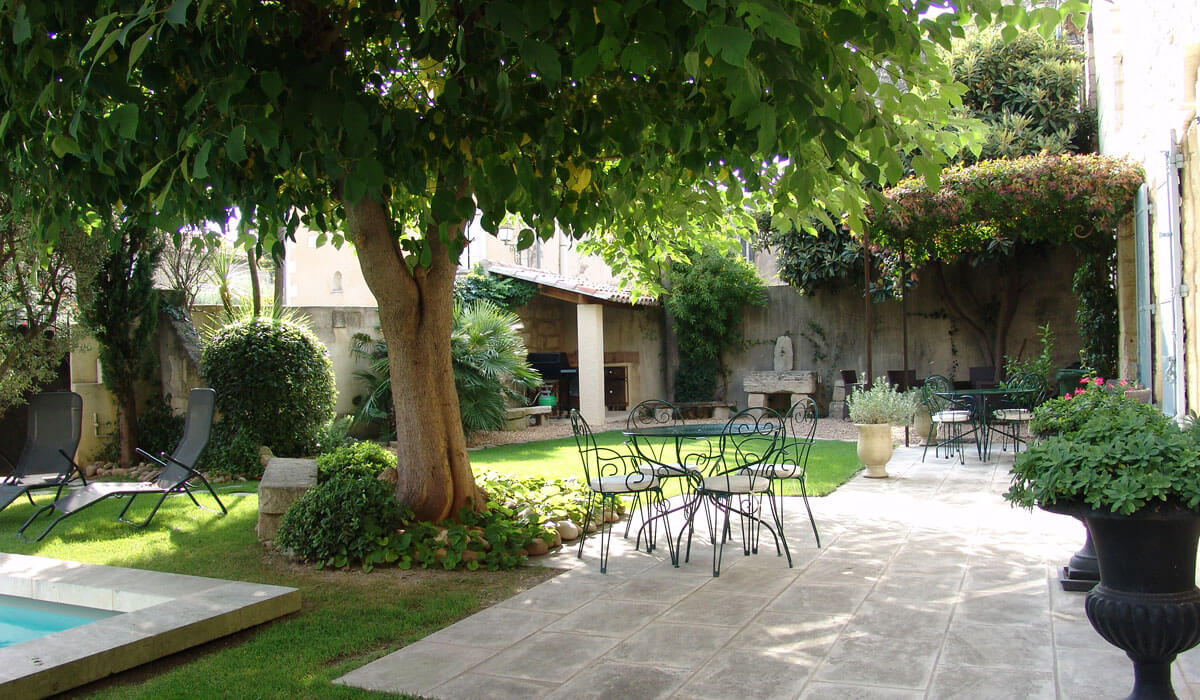 Short term vacation rentals to book at Maillane, Provence