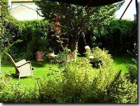 Short term vacation rentals to book at Cluny, Burgundy